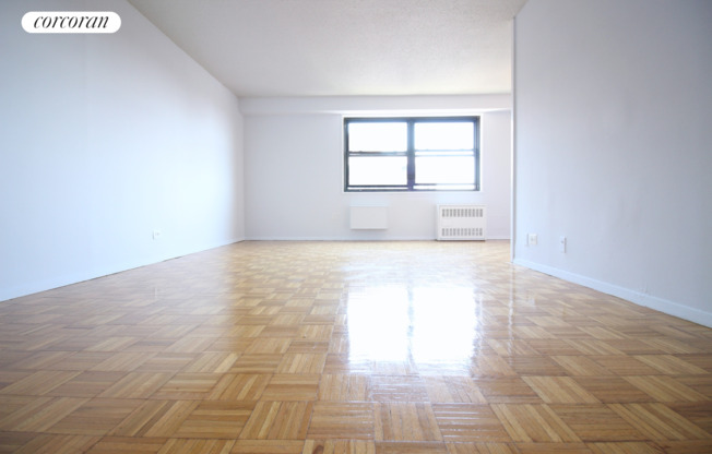 1 bed, 1 bath, $4,400, Unit 22C