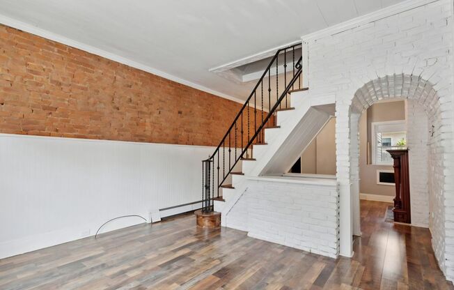 2 beds, 1 bath, $1,500