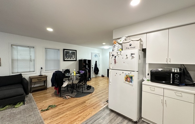 1825 MARSHFIELD