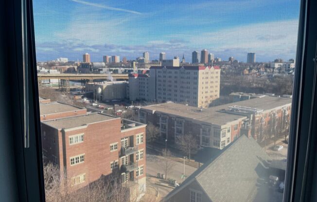 2 beds, 1 bath, 990 sqft, $1,800, Unit 201