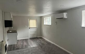 Studio, 1 bath, $750, Unit Apt #5