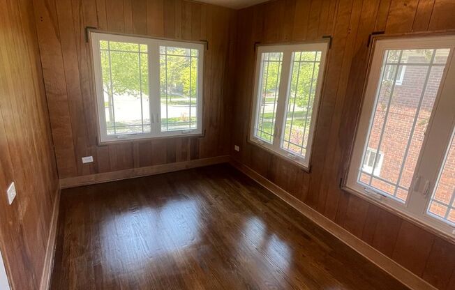 3 beds, 1 bath, 2,000 sqft, $3,795, Unit 1123 - 2