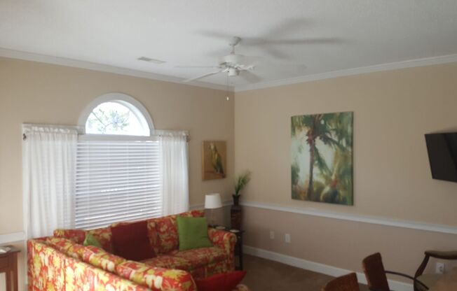 Beautifully furnished 1 bed condo in Myrtlewood community