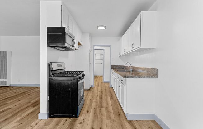 1 bed, 1 bath, 614 sqft, $1,695, Unit 06