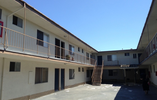 1 bed, 1 bath, $1,795, Unit 33  $499 Sec. Dep. Move In Special  O.A.C !!!!