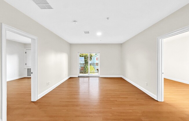 2 beds, 1 bath, 965 sqft, $2,900, Unit 300