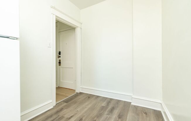 Studio, 1 bath, 375 sqft, $1,175, Unit A7