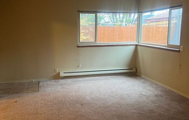 Cozy Ballard studio with charming kitchen & dining nook - 3 weeks free rent!