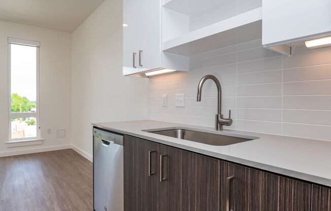Studio, 1 bath, 475 sqft, $1,275, Unit 517