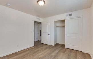 2 beds, 1 bath, $1,300, Unit # #D