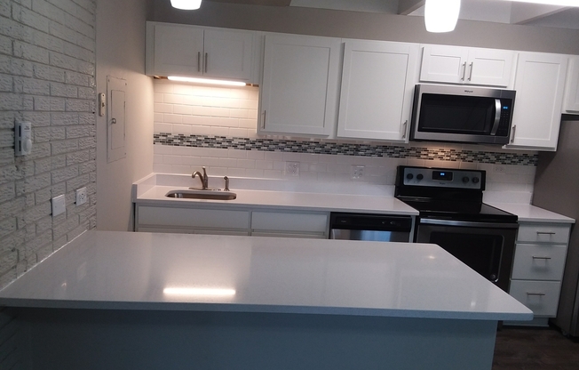 1 bed, 1 bath, 775 sqft, $1,600, Unit 920-012