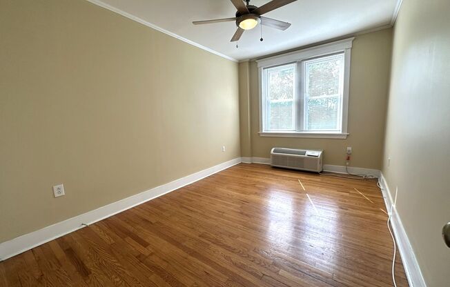 1 bed, 1 bath, 635 sqft, $1,360, Unit Apt C-14