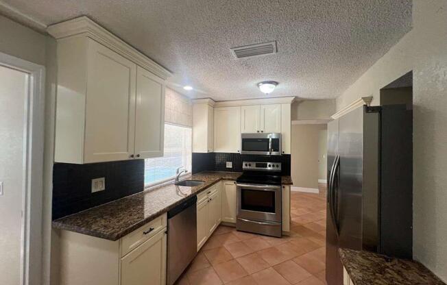 11360 NW 37 PL