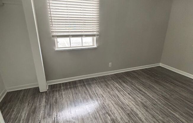 3 beds, 2 baths, 1,230 sqft, $975