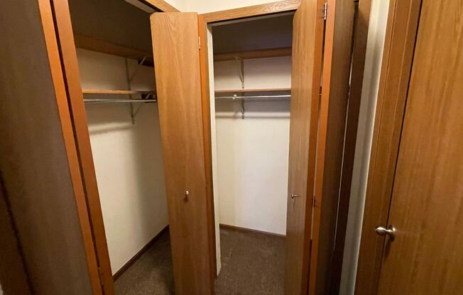 3 beds, 1 bath, 1,040 sqft, $1,800, Unit 3156-105