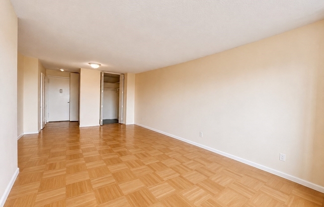 1 bed, 1 bath, 605 sqft, $3,500, Unit 23L