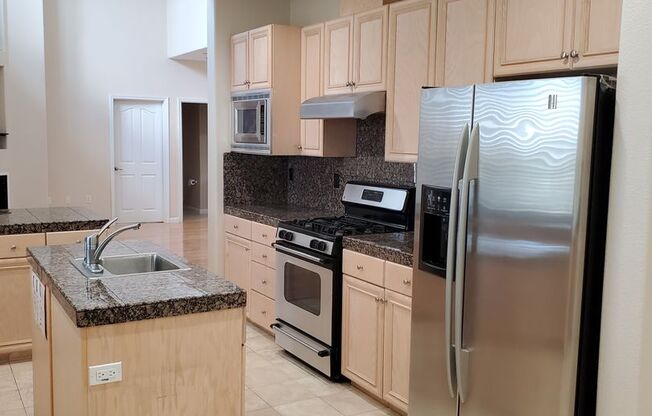 Wonderful 5bd / 3.5ba with 2 master suites