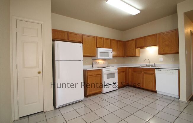 3 beds, 2 baths, $1,195