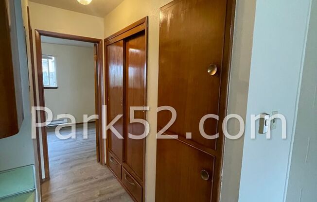 1 bed, 1 bath, $995, Unit 3402-02