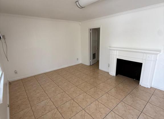 226 WENONAH PL