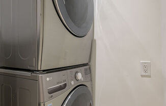 3 beds, 2 baths, 1,702 sqft, $6,800, Unit 105