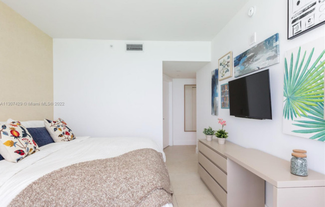 2 beds, 2 baths, $7,500, Unit # 3302