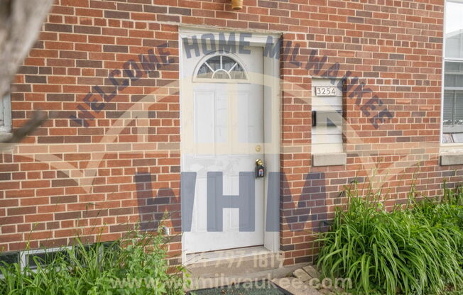 3254 S KINNICKINNIC AVE