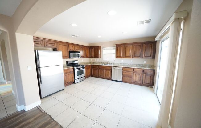 3 beds, 2.5 baths, $2,495