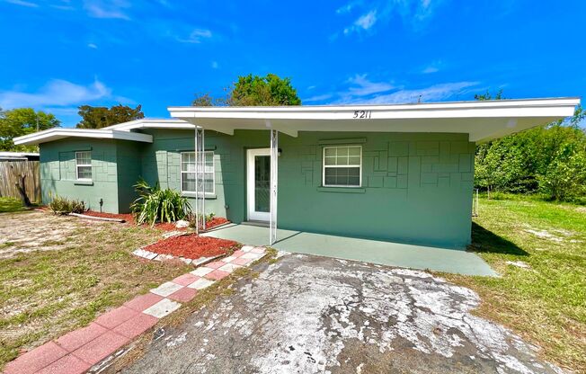 Renovated 3BD/1BTH Home in New Port Richey!