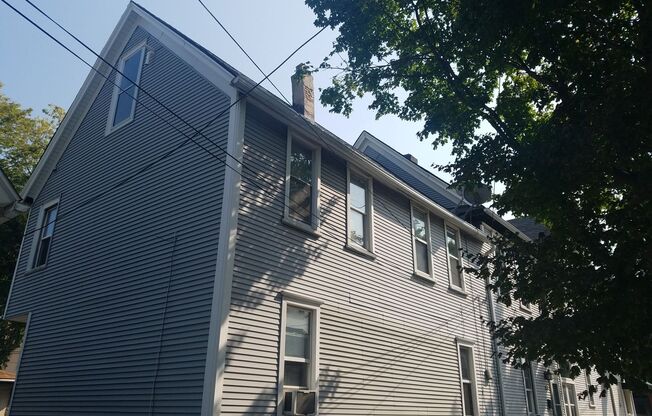 1000 E. Locust St. / 2906 N. Weil St.