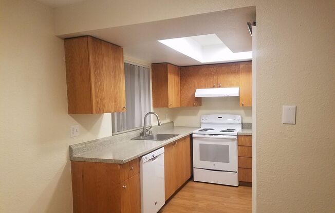 2 beds, 1 bath, 832 sqft, $1,800, Unit 110
