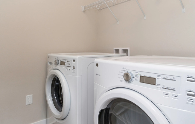 Community Laundry Room | Apartments Des Moines, Iowa | 5Fifty5