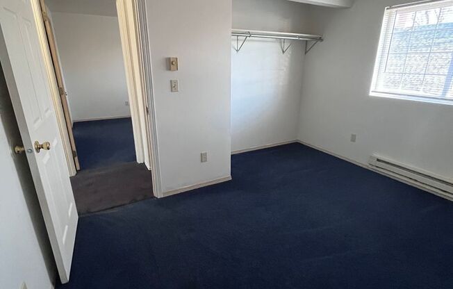 2 beds, 1 bath, 750 sqft, $895, Unit 04