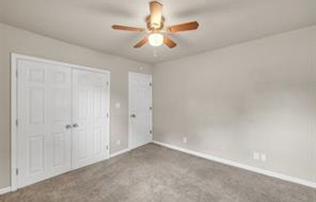 2 beds, 1 bath, $1,295