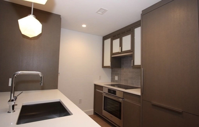 1 bed, 1 bath, 692 sqft, $3,799, Unit 10M