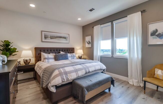 2 beds, 2 baths, 805 sqft, $2,695, Unit 4202