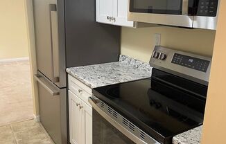 Oversized 2 bedroom unit in prime location