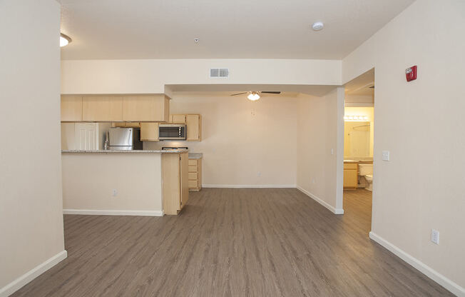 Stoneridge Vacant Dining Room