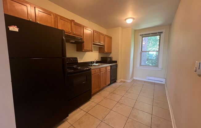 2 beds, 1 bath, 800 sqft, $1,859, Unit 5717 Hobart St. #38