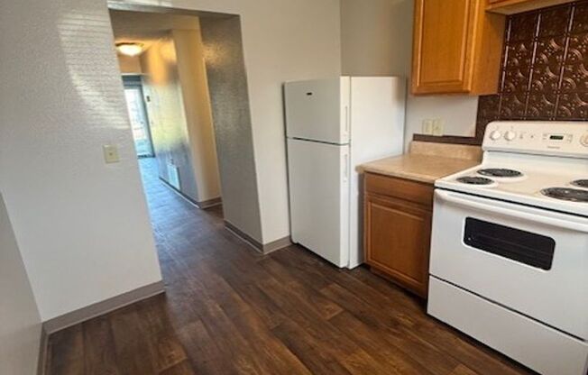 2 beds, 1 bath, 858 sqft, $820, Unit 2615-103