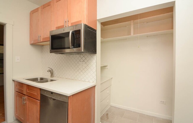 3522 BROADWAY