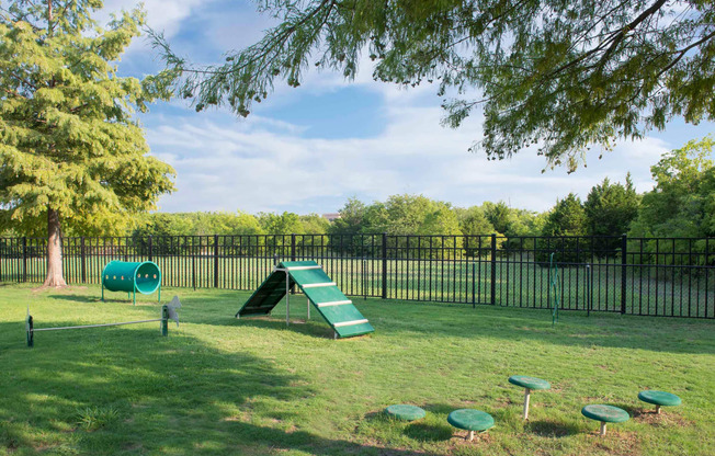 Pet Friendly Apartments to Rent Plano TX at Mission Gate, Texas