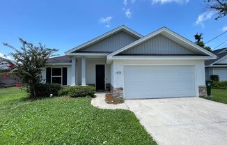 Lynn Haven! 4BR 2BA Home with 2 car garage!