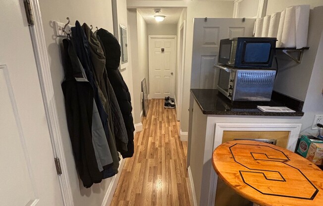 3 beds, 1 bath, $5,025, Unit 2