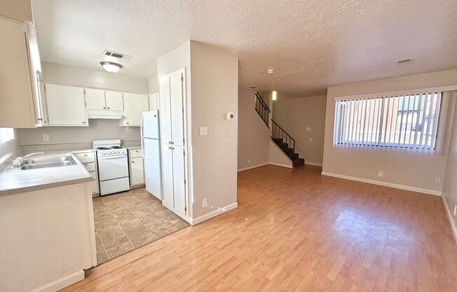 Lomas Townhouse Apartments