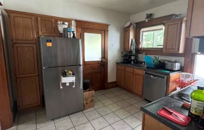 5 beds, 2 baths, $3,500