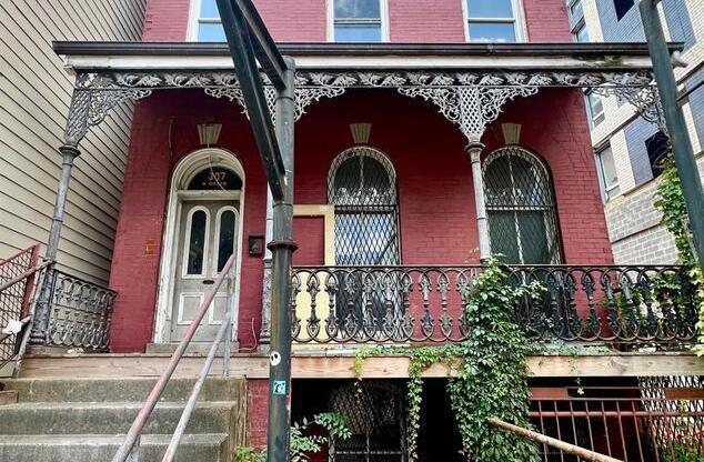 307 W GRACE ST