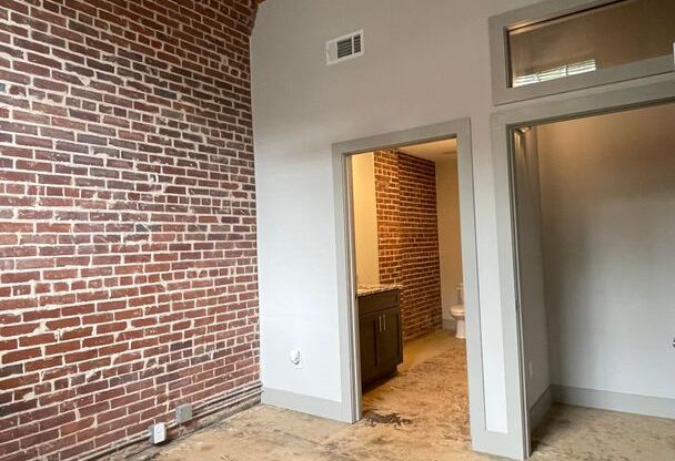 3 beds, 2 baths, 1,342 sqft, $2,058, Unit Bay 5 Unit 123