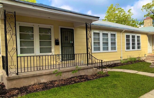 AMAZING 2 Bedroom / 1 Bath Home!