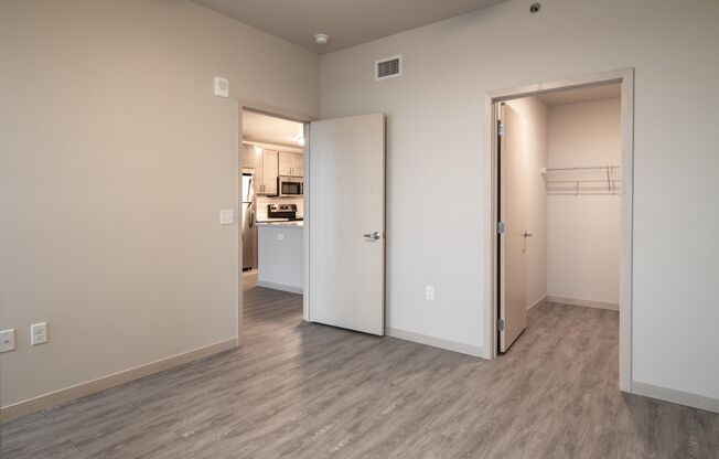 1 bed, 1 bath, 692 sqft, $1,875, Unit 721